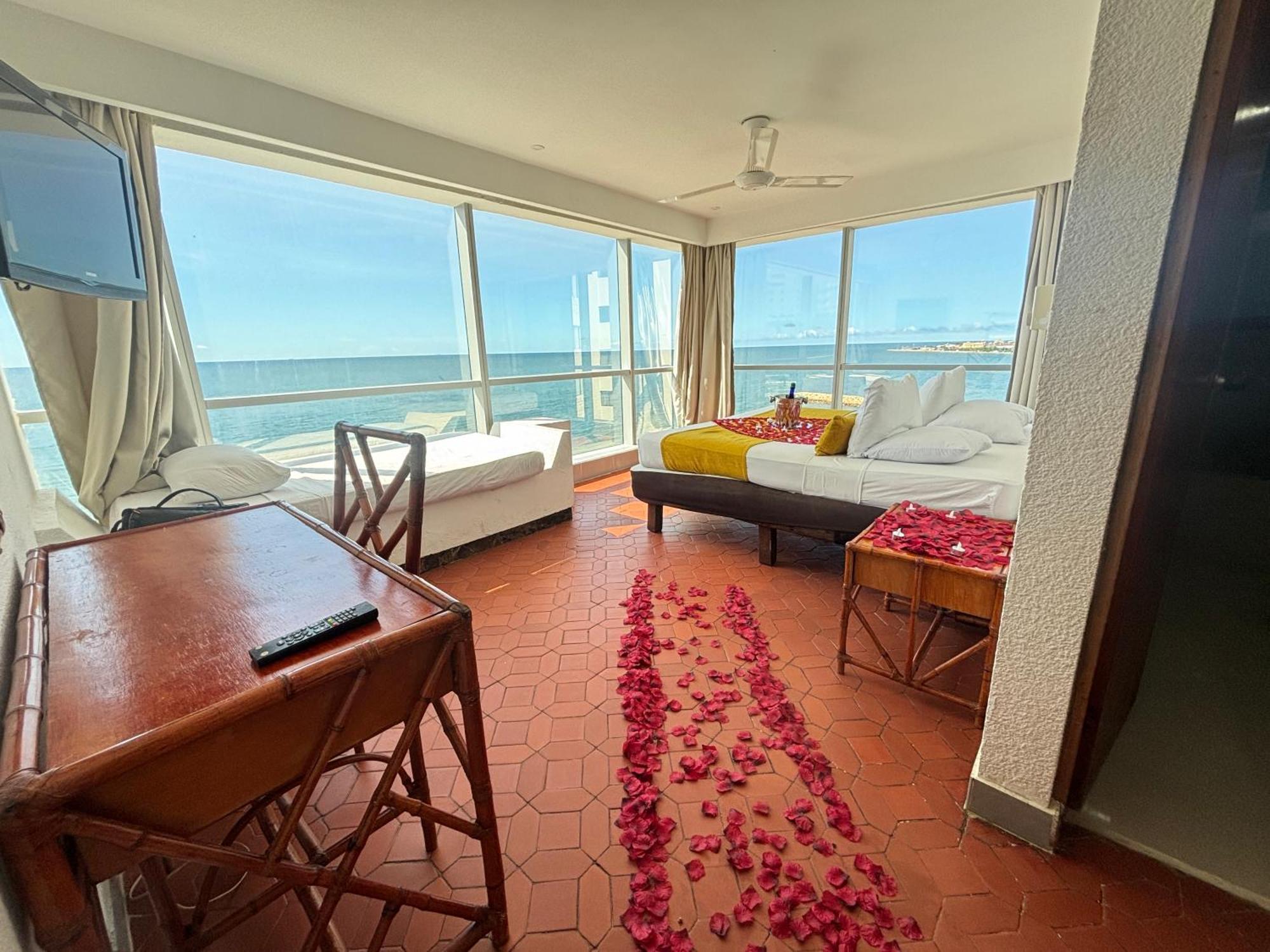 Costa Del Sol Hotel 3*